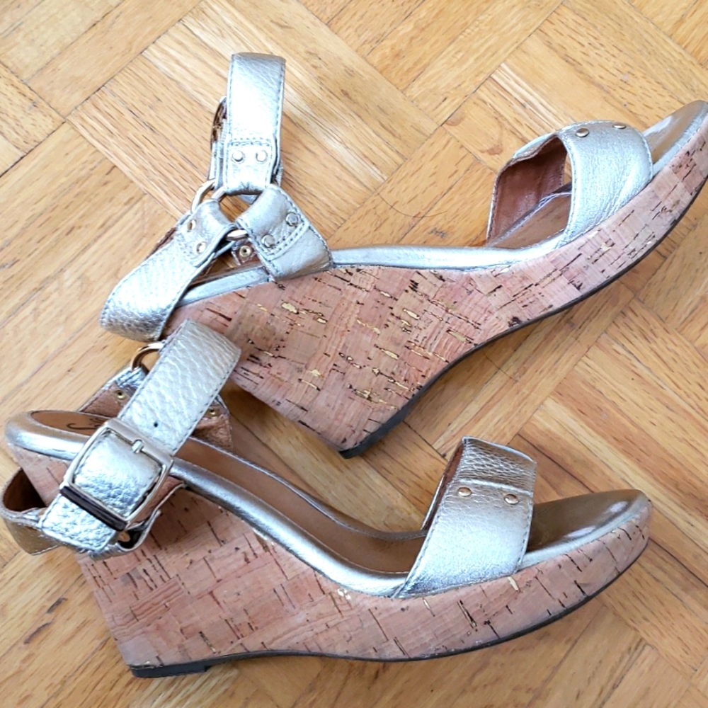 Sofft open toe wedges